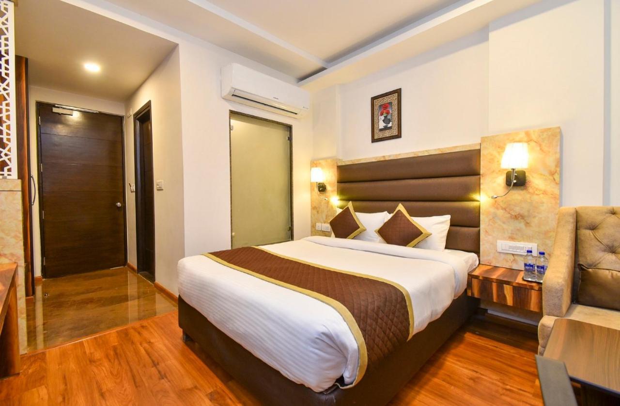 Hotel Suncity Plaza, Sitapura, Jaipur Phòng bức ảnh